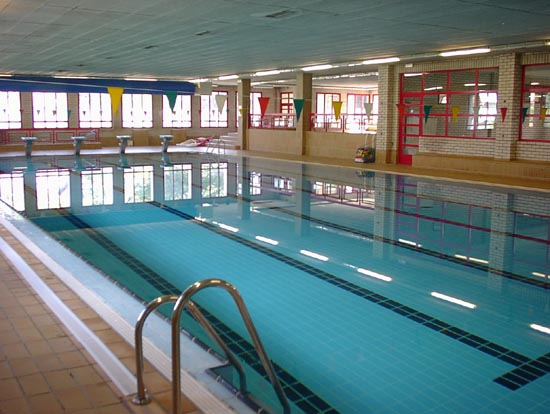 3piscina1g.jpg (57397 bytes)
